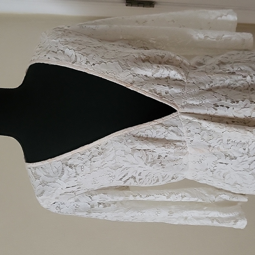 Chic Lace Shorts Jumpsuit - Picture 4 of 6